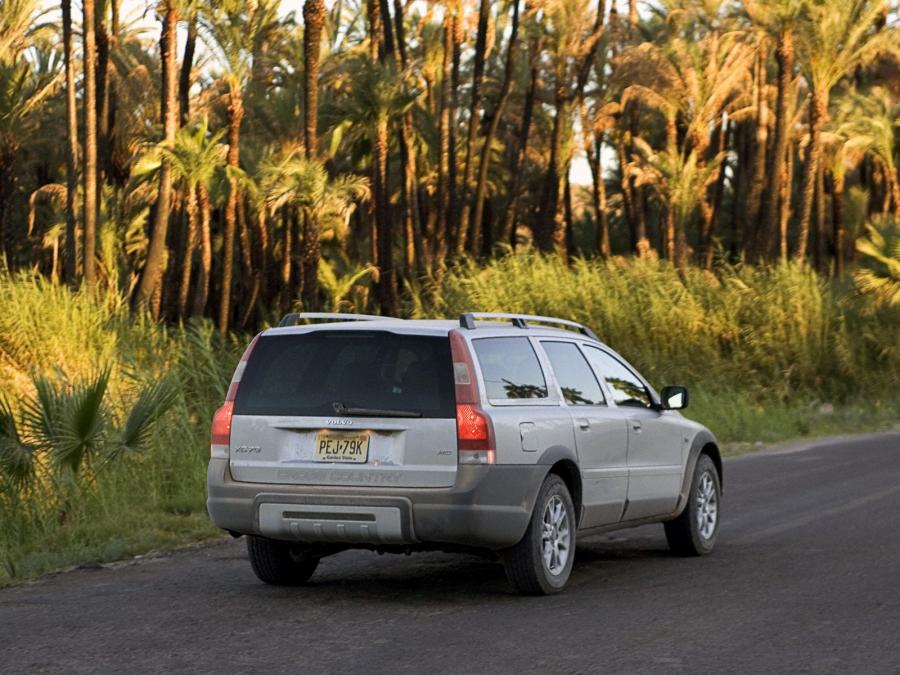  Volvo XC70 2005 года  (US) (фото 10 из 30)